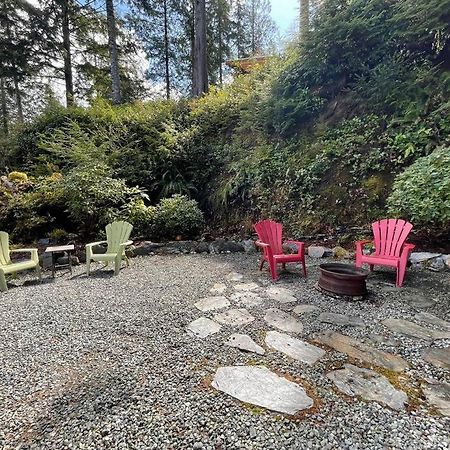 Cozy Corner Cottage Port Renfrew Exterior photo